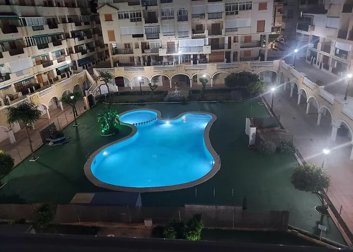 With And Pool View 아파트